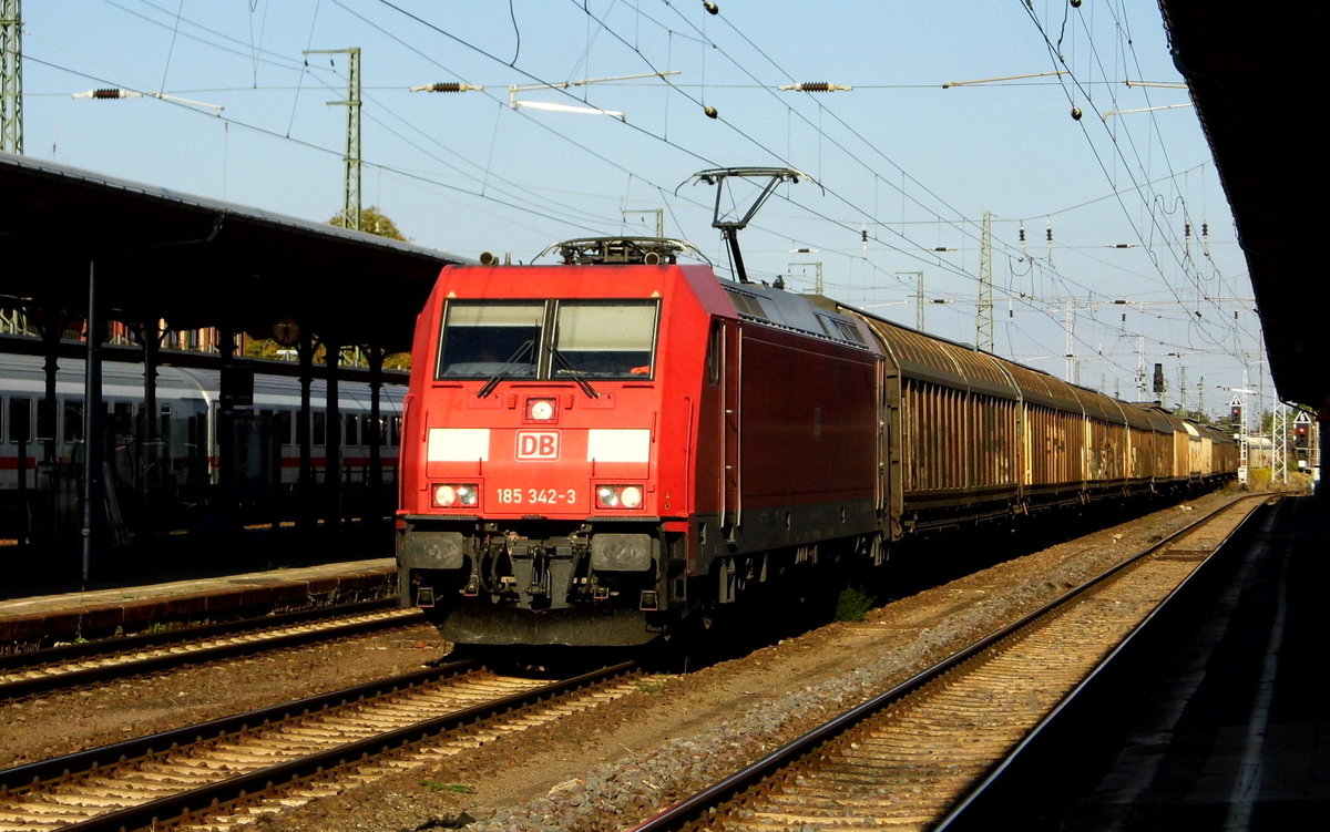 Am 01.09.2016 kam die 185 342-3 von DB Schenker aus Richtung Magdeburg nach Stendal und fuhr weiter in Richtung Hannover .