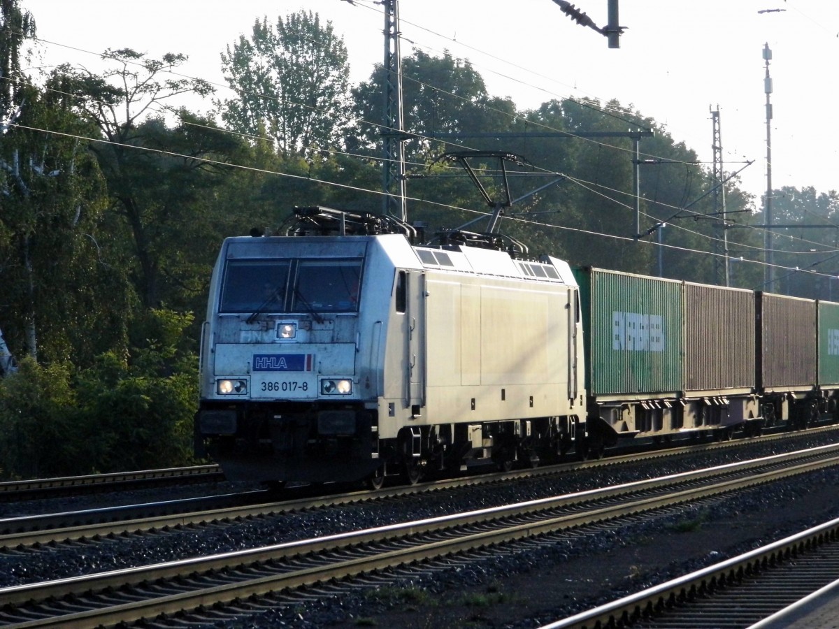 Am 01.10.2015 kam die 386 017-8 von der METRANS aus Richtung Magdeburg nach Niederndodeleben und fuhr weiter in Richtung Braunschweig .