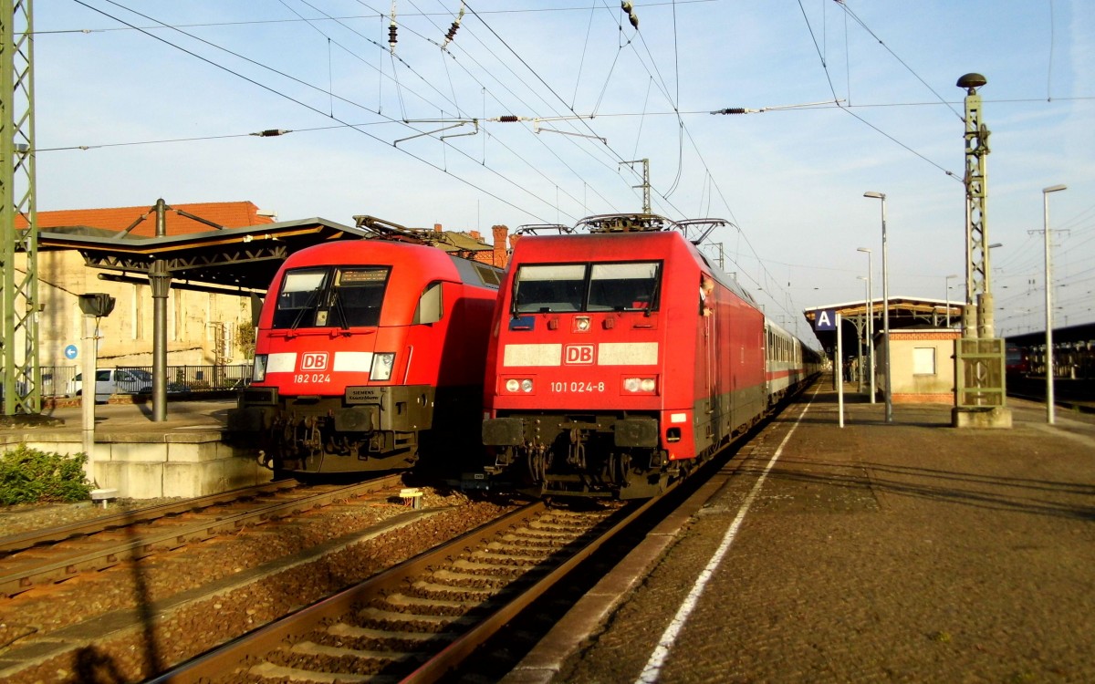 Am 01.11 .2015 standen die 182 024-0  und die 101 024-8  von der DB in Stendal .