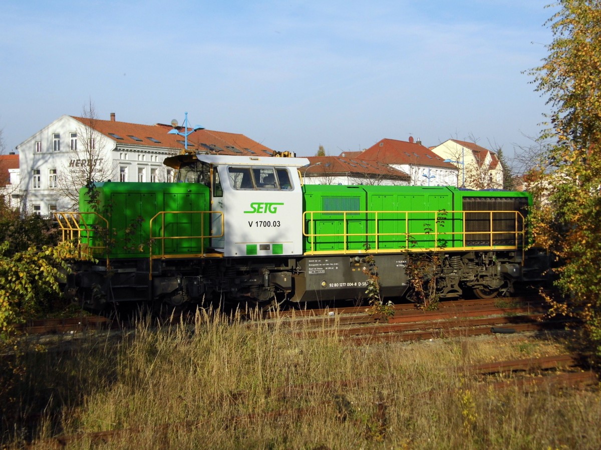 Am 01.11.2015 war die 277 004-8 von der SETG in Stendal abgestellt .