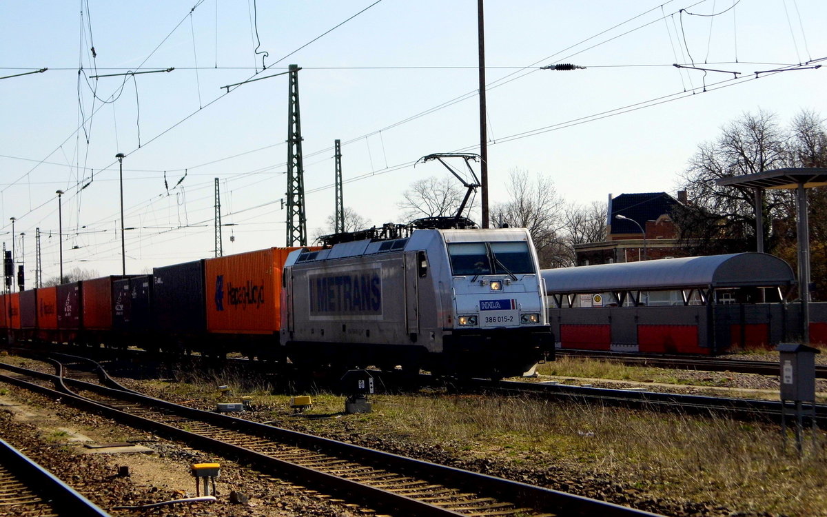 Am 02.04.2016 kam die 386 015-2 von METRANS   aus Richtung Magdeburg nach Stendal und fuhr weiter in Richtung  Salzwedel .