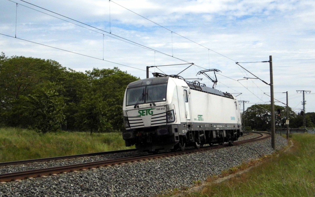 Am 02.06.2015 kam    die 193 812 von der SETG (Railpool) aus Richtung Borstel und fuhr weiter in Richtung Stendal .