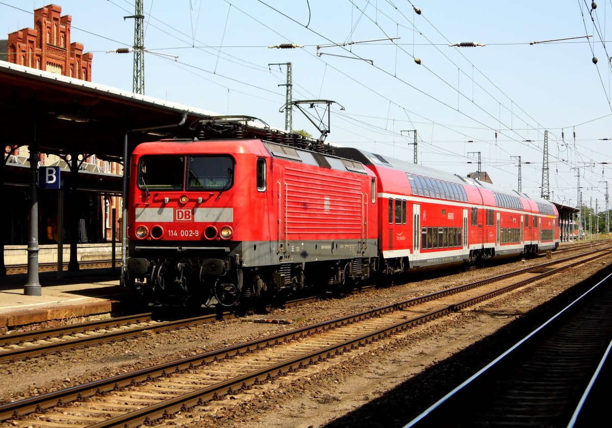 Am 02.08.2015 kam die 114 002-9 von der  DB  aus Richtung Magdeburg nach Stendal und fuhr weiter in Richtung Uelzen  .