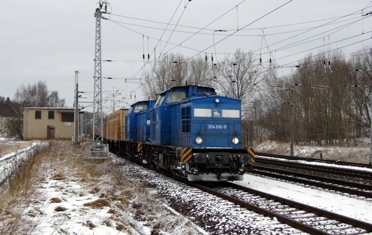 Am 04.02.2015 kamen die 204 016-0 und die 204 022-2 von der Press aus Niedergörne nach Borstel bei Stendal .