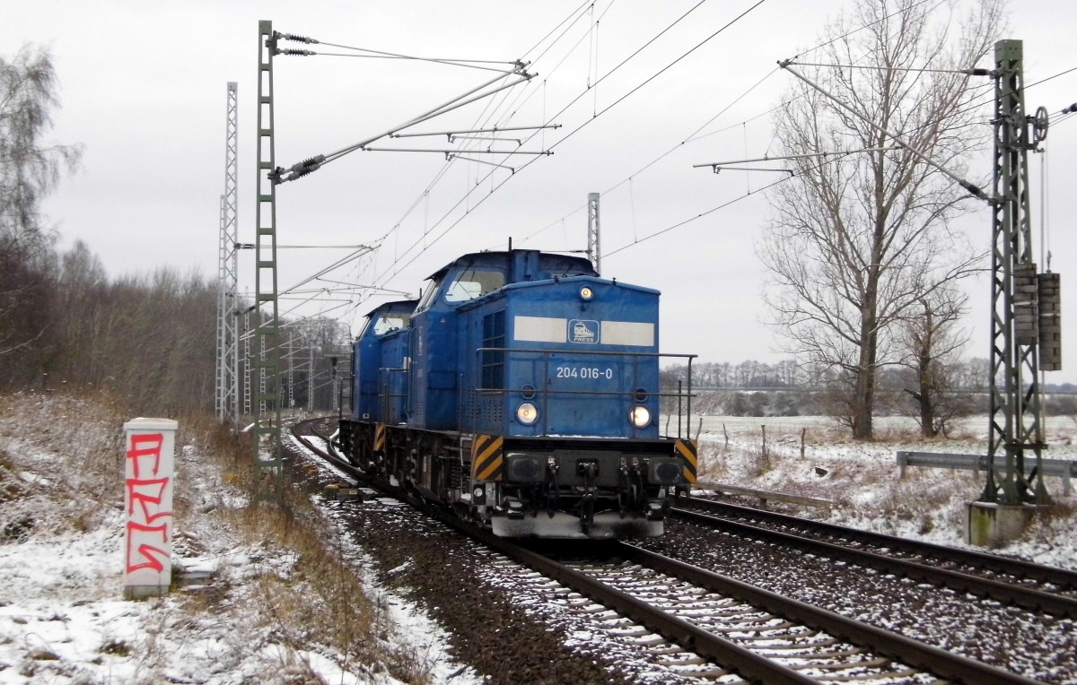 Am 04.02.2015 Rangierfahrt von die 204 016-0 und die 204 022-2 von der Press bei Borstel bei Stendal .
