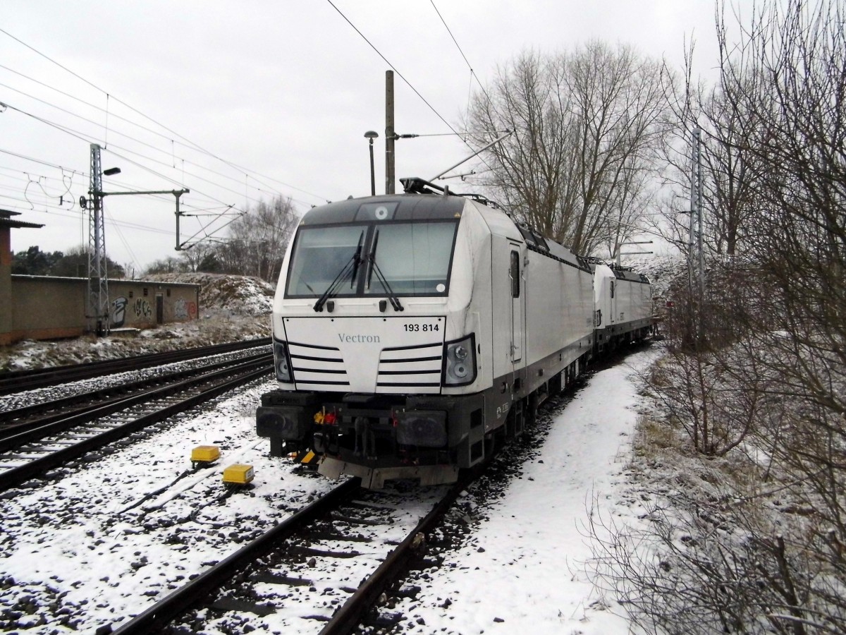 Am 04.02.2015 waren die 193 831 von der SETG (ELL - European Locomotive Leasing,und die 193 814-1 von der SETG (Railpool) bei Borstel bei Stendal abgestellt .