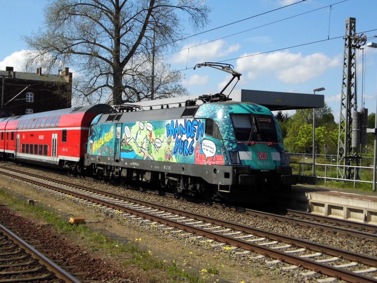 Am 04.05.2015 kam die 182 013-3 von der DB aus Richtung  Eisenhüttenstadt nach Genthin und fuhr weiter in Richtung Magdeburg .