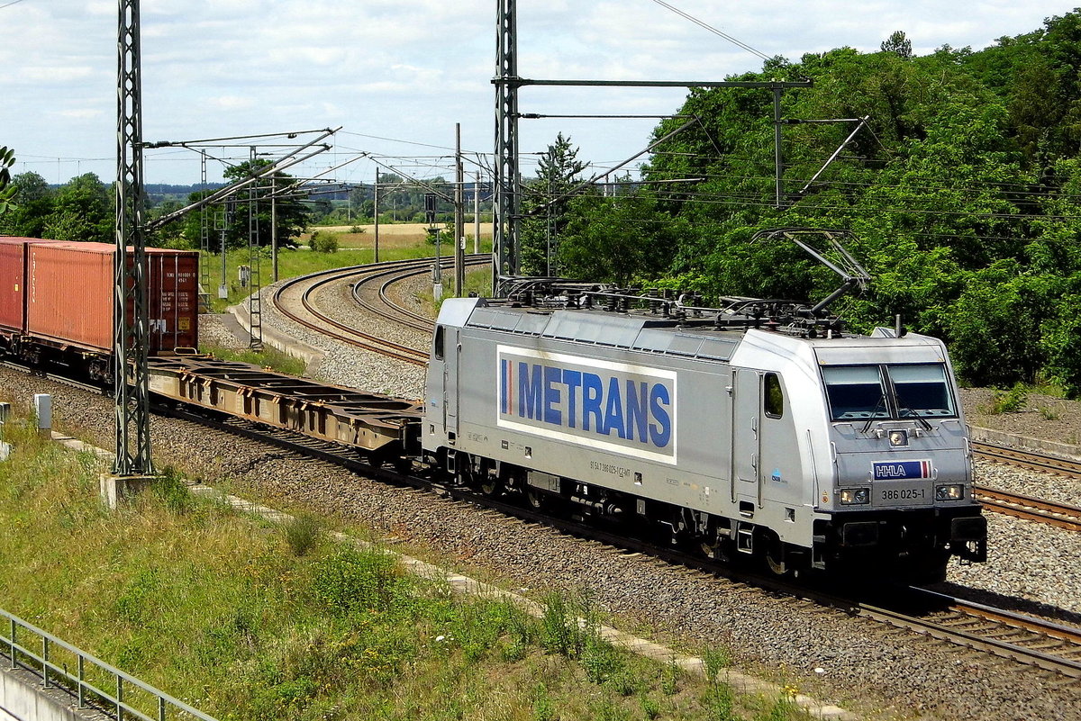 Am 04.07.2017 kam die 386 025-1 von METRANS aus Richtung Salzwedel und fuhr nach Stendal .