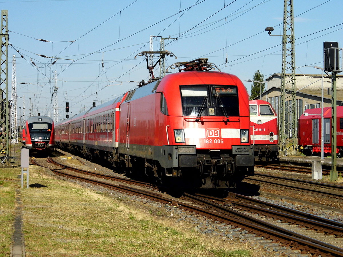 Am 04.07.2018 fuhr die 182 005 von Hamburg nach Stendal und weiter nach Berlin .