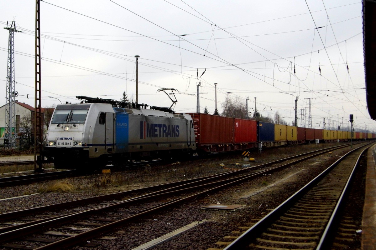 Am 05.03.2016 stand die E 186 289-5 von der METRANS (Railpool) in Stendal  .