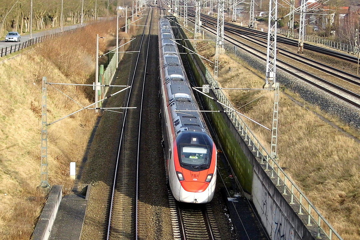 Am 05.03.2018 fuhr die  501 002-6 von der SBB - Schweizerischen Bundesbahnen von Stendal     in Richtung Braunschweig .