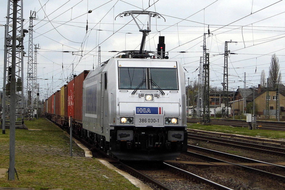 Am 05.04.2017 kam die 386 030-1 von METRANS  aus Richtung Wittenberge nach Stendal und fuhr weiter in Richtung Magdeburg .
