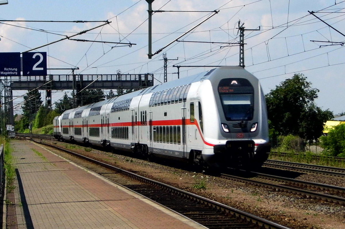 Am 05.06.2016 kam die 146 555-8 aus Richtung  Braunschweig nach Niederndodeleben und fuhr weiter in Richtung Magdeburg .
