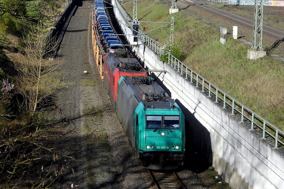Am 06.04.2017 kam die  185 607-9 von der  Crossrail AG, aus Richtung Braunschweig  nach Stendal .   