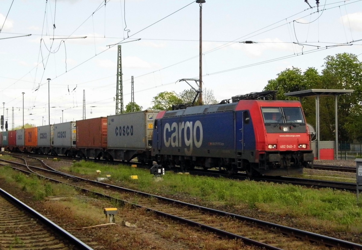 Am 06.05.2015 kam die 482 040-3  von der HSL ( SBB Cargo) aus Richtung Magdeburg nach Stendal und fuhr weiter in Richtung Salzwedel .