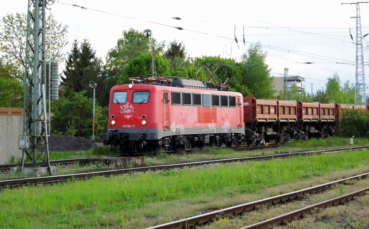 Am 06.05.2015 stand  die 140 184-3 von der ELV in Stendal .