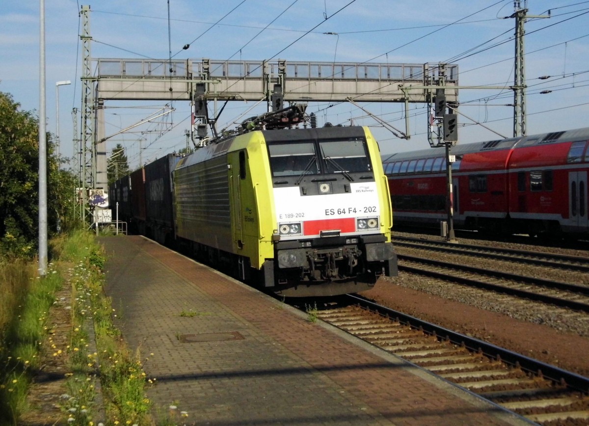 Am 06.08.2015 kam die 189 202 von der ERS Railways ( MRCE dispolok ) aus Richtung Braunschweig nach Niederndodeleben und fuhr weiter in Richtung Magdeburg .