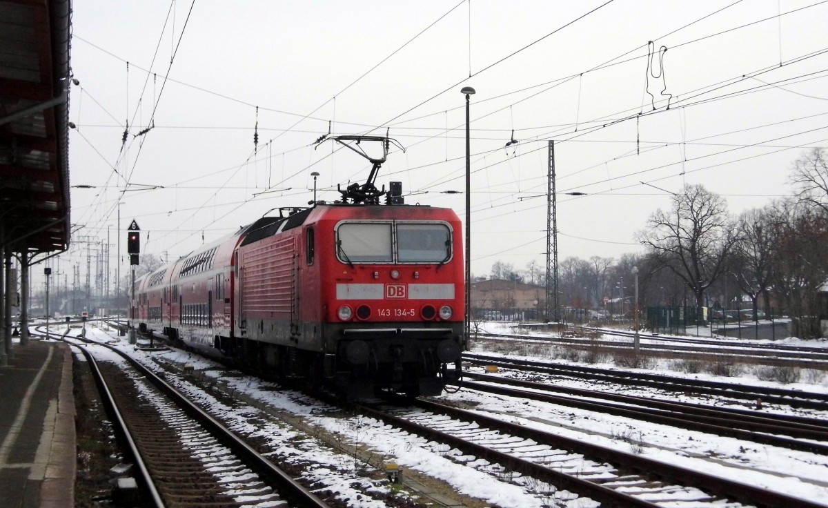 Am 07 .02.2015 war die 143 134-5 von der DB in Stendal abgestellt .