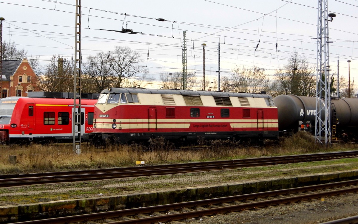 Am 07.02.2016 kam die  228 321-6 von der CLR  aus Richtung Salzwedel nach Stendal und fuhr weiter in Richtung Magdeburg .