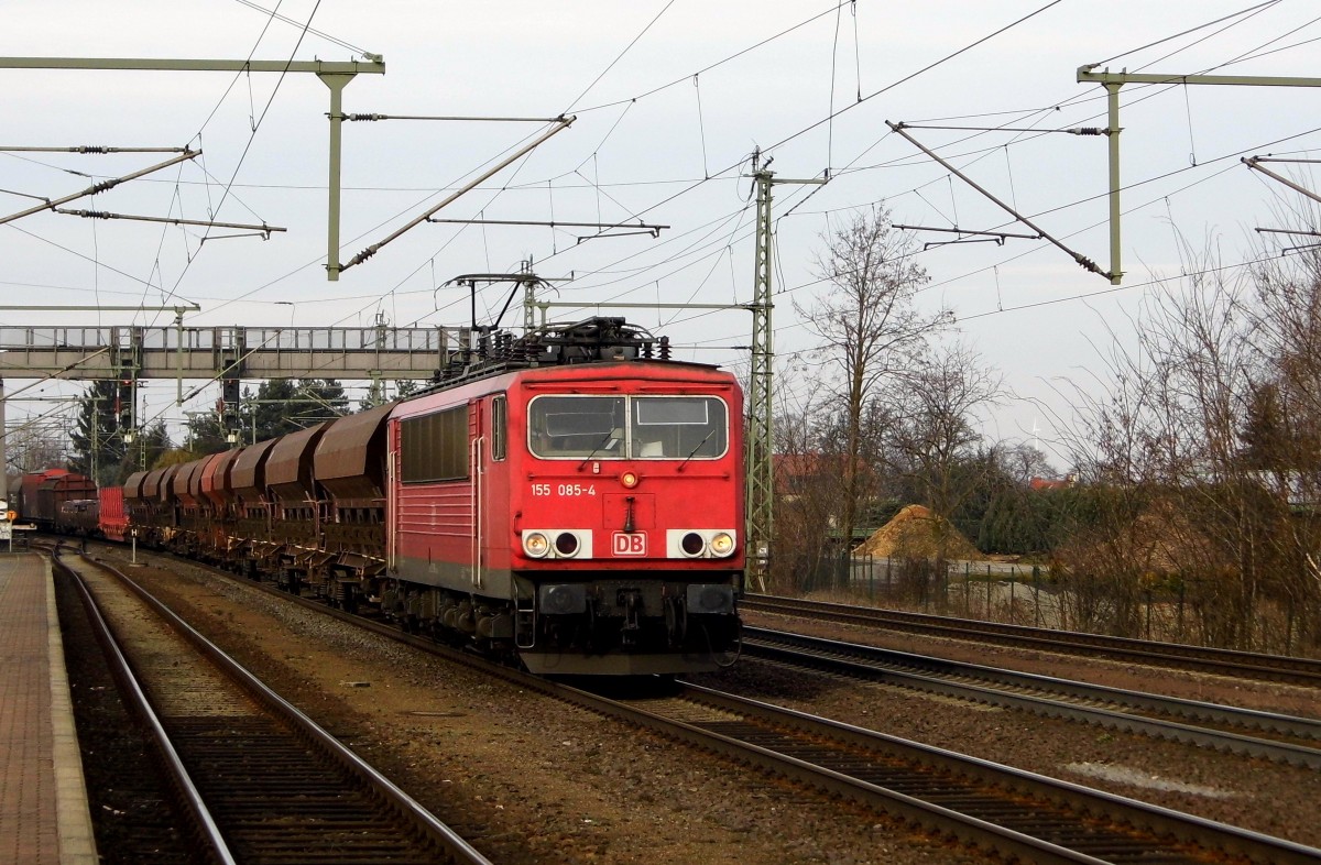 Am 07.03.2015 kam die 155 085-4 von der DB aus Richtung Braunschweig nach Niederndodeleben und fuhr weiter in Richtung Magdeburg .
