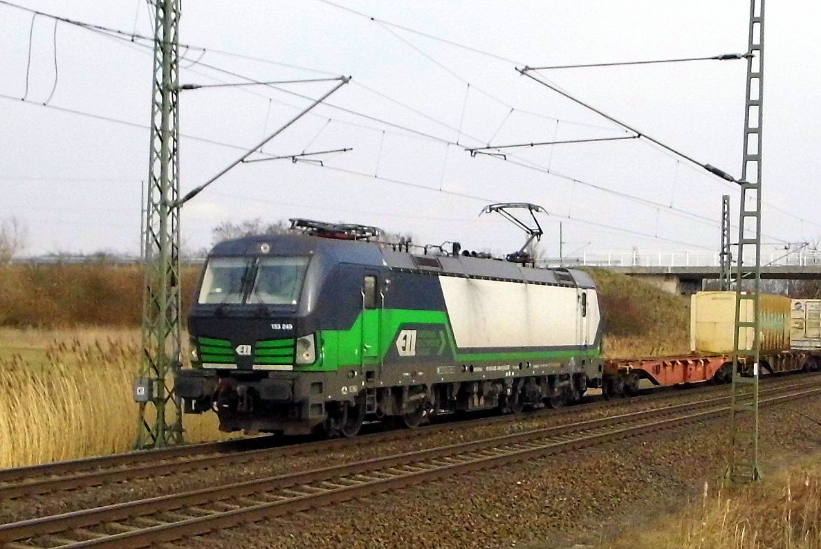 Am 08.03.2017 kam die 193 249 von der Rurtalbahn Cargo GmbH, (ELL) aus Richtung Stendal und fuhr weiter  in  Richtung Braunschweig .
