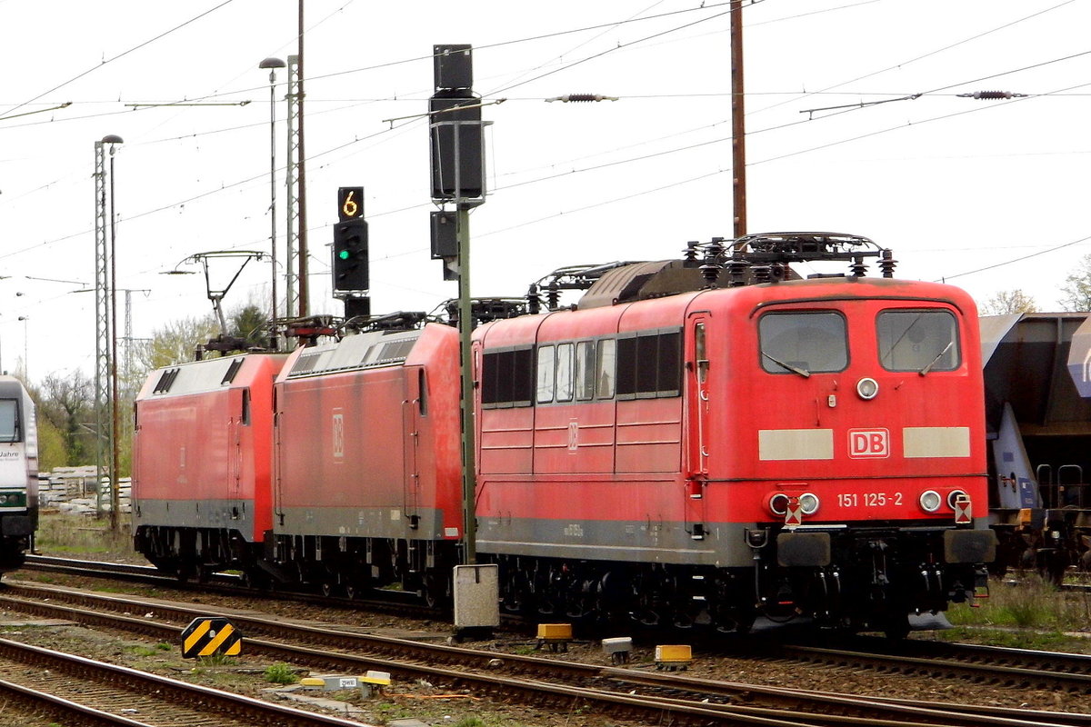 Am 08.04.2017 kamen die 152 142-6 und die 185 008-0 und die 151 125-2 aus Richtung Braunschweig nach Stendal und fuhr weiter in Richtung Magdeburg .