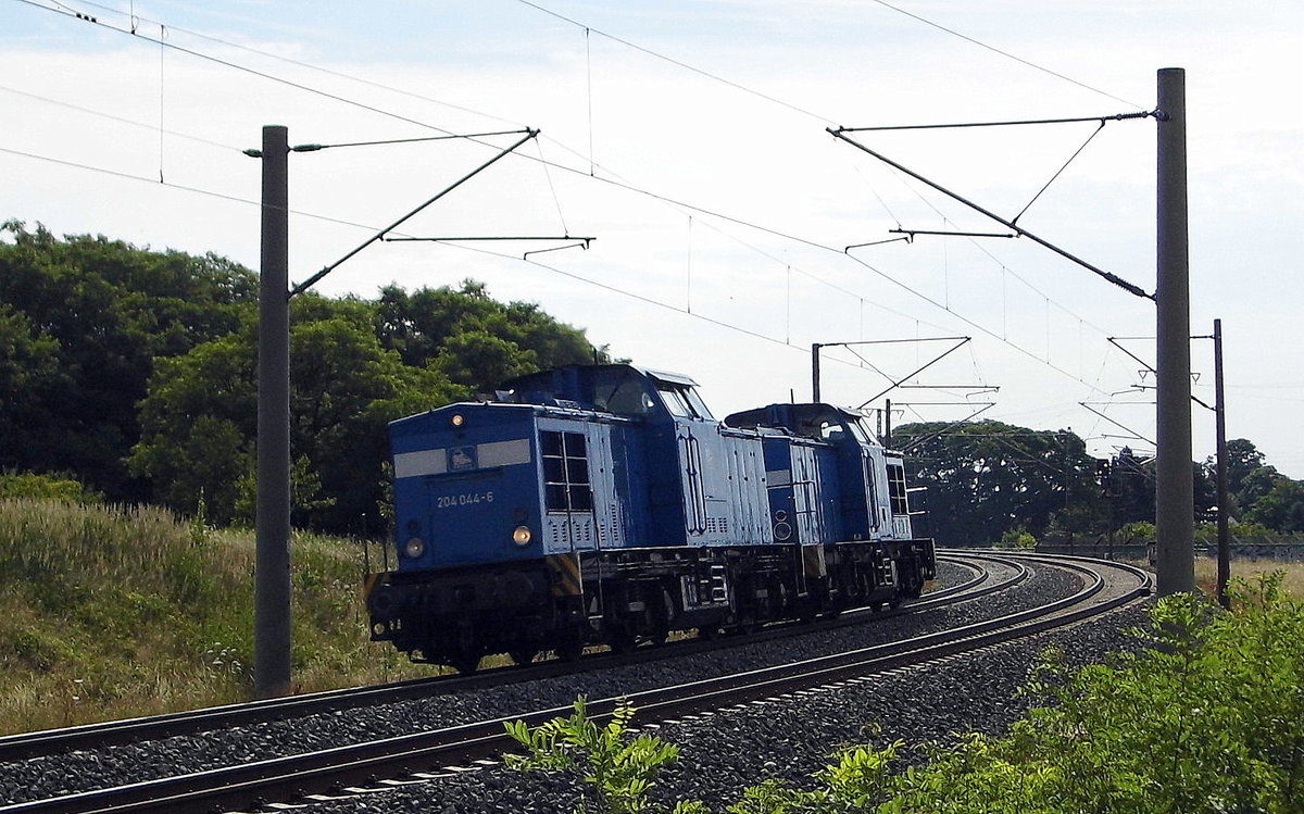 Am 08.07.2016 kamen  die 204 044-6 und die 204 031-1  von der Press aus Richtung Stendal und fuhr nach Niedergörne .