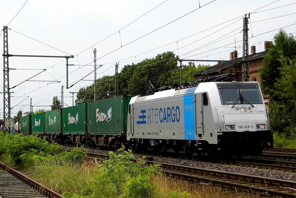 Am 08.08.2017 kam die 186 428-9  von der  RTB Cargo - Rurtalbahn Cargo GmbH, (Railpool) aus Richtung Braunschweig nach Niederndodeleben und fuhr weiter in Richtung Magdeburg .