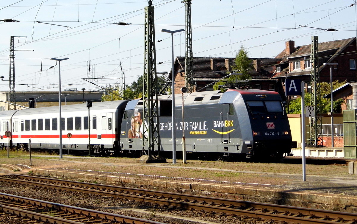 Am 08.09.2016 kam die 101 023-0 aus Richtung Hannover nach Stendal und fuhr weiter in Richtung Berlin .