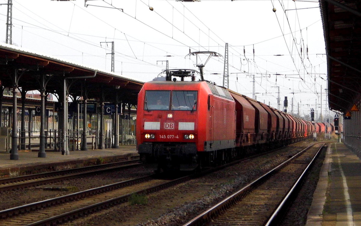 Am 08.11.2016 kam die 145 077-4 von der   DB Cargo aus Richtung Magdeburg nach Stendal und fuhr weiter in Richtung  Wittenberge .