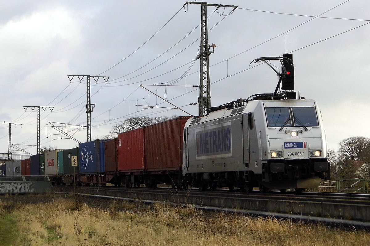 Am 08.12.2017 kam die 386 006-1   und die 1002 016-6  von METRANS aus Richtung Stendal und fuhr weiter in Richtung Salzwedel .