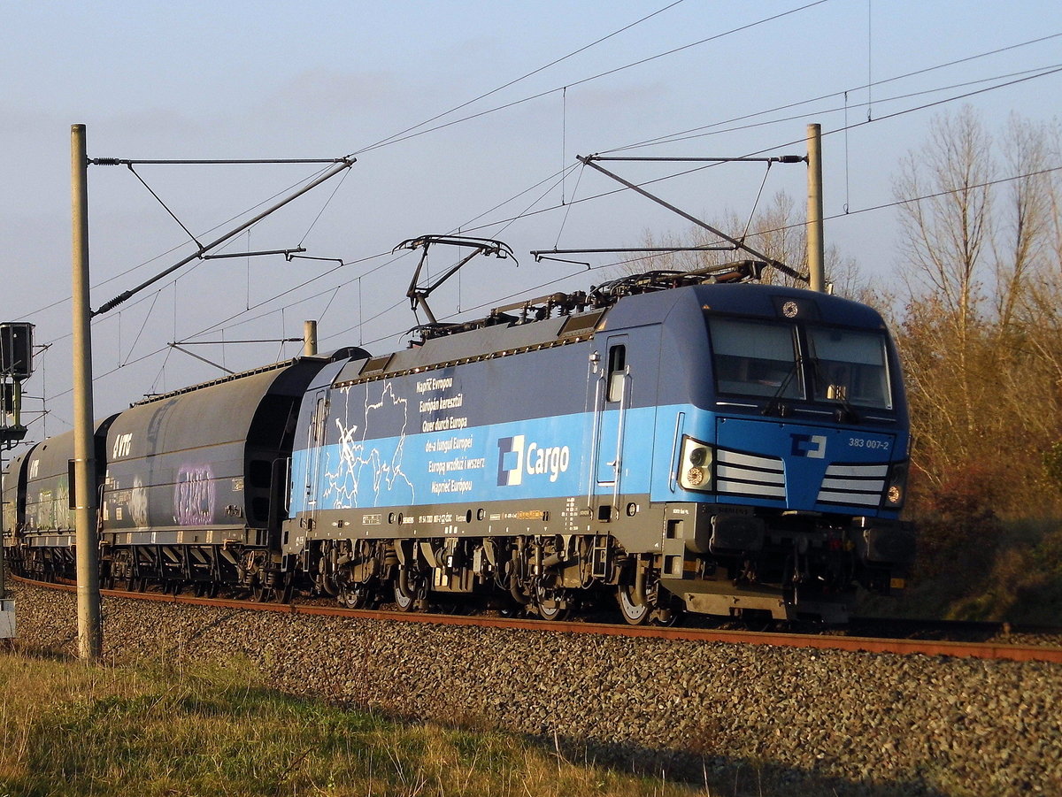 Am 08.12.2020 kam die 383 007-2 von der ČD Cargo a.s., Praha aus Richtung Wittenberge und fuhr weiter in Richtung Stendal .
