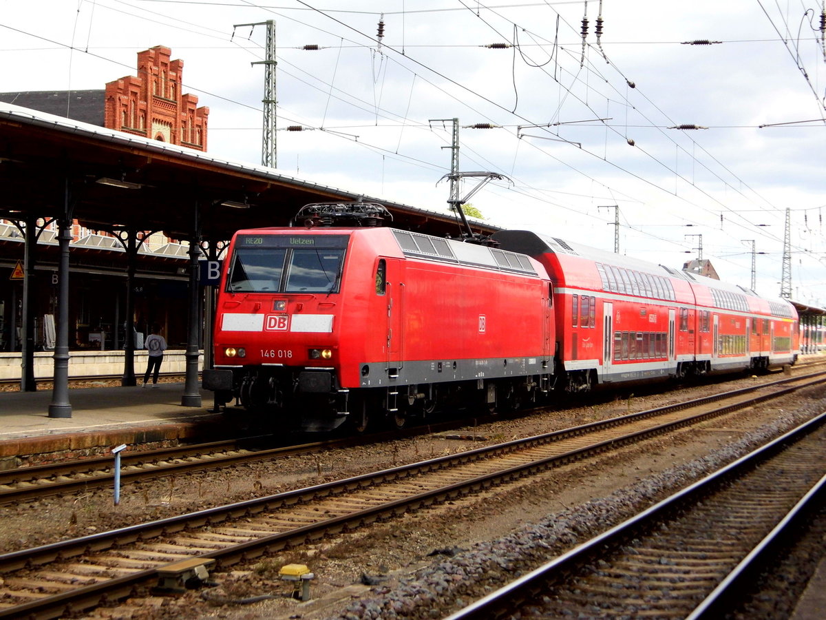 Am 09.07.2016 kam die 146 018 aus Richtung  Magdeburg nach Stendal und fuhr weiter in Richtung Uelzen .