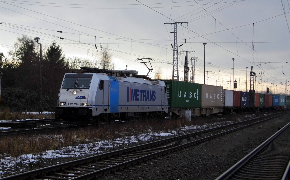Am 10.01.2016  kam die E 186 291-1 von METRANS  ( Railpool) aus Richtung Salzwedel nach Stendal und fuhr weiter nach Magdeburg .