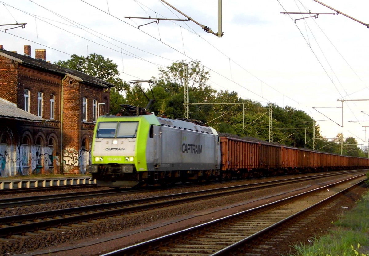 Am 10.09.2015 kam die 185 542-8 von der CAPTRANI aus Richtung Magdeburg nach Niederndodeleben und fuhr weiter in Richtung Braunschweig .