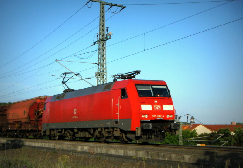 Am  1.06.2014 kam die  152 096-4 von der DB aus Richtung Stendal und fuhr nach Salzwedel .