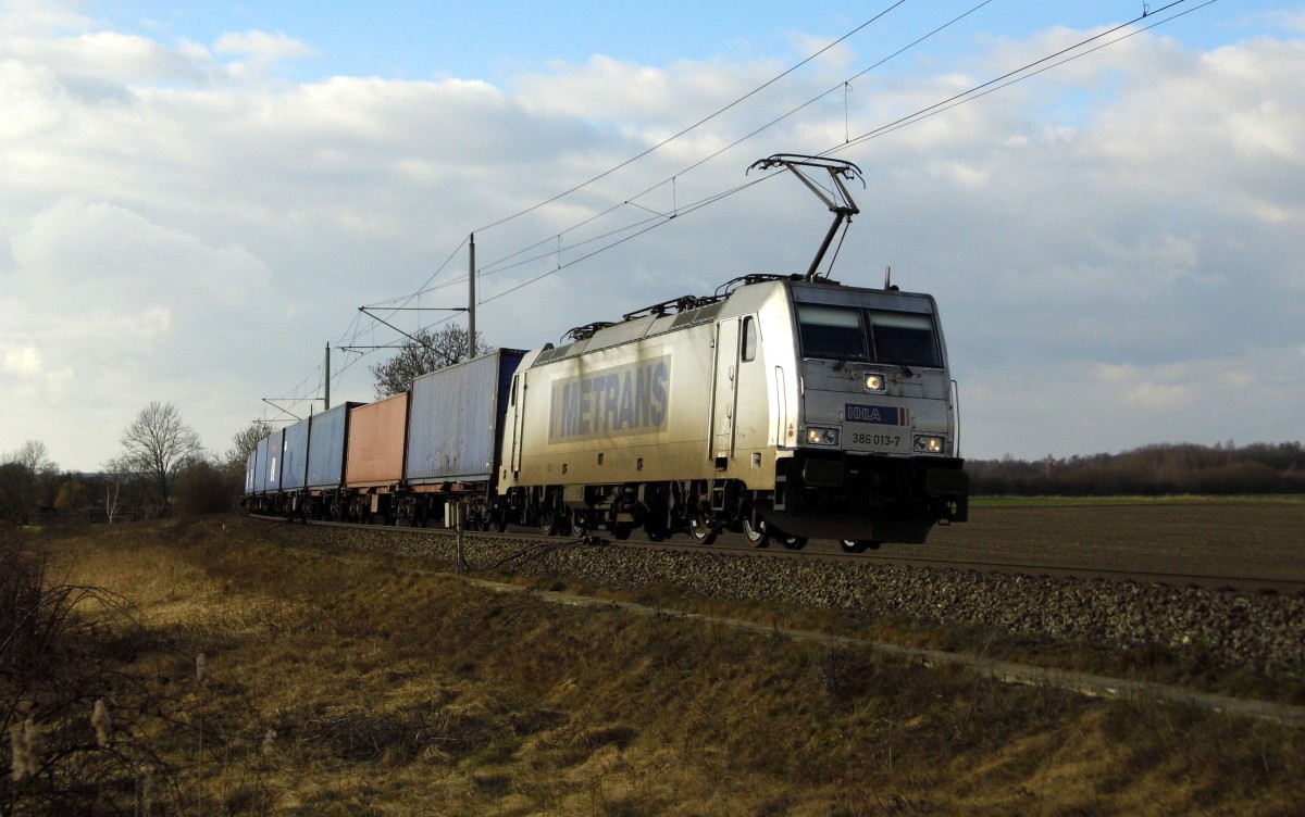Am 11.02.2016 kam die 386 013-7 von METRANS aus Richtung Salzwedel und fuhr weiter in Richtung Stendal .