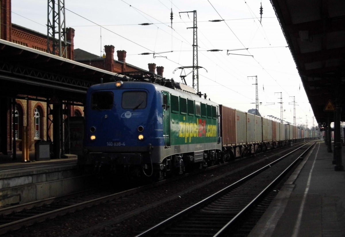 Am 11.04 .2015 kam die 140 838-4 von der EGP aus Richtung Berlin nach Stendal und fuhr weiter in Richtung Wittenberge .