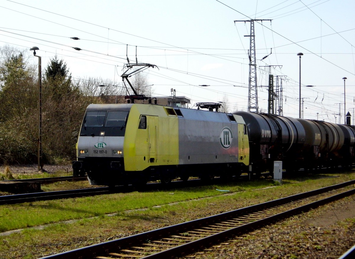 Am 11.04.2015 kam die 152 197-0 von der ITL aus Richtung Hannover nach Stendal und fuhr weiter in Richtung Magdeburg .