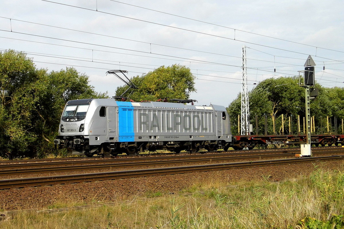 Am 11.09.2018 fuhr die 187 303-3 von der SETG (Railpool) von Borstel nach Frankfurt (Oder)
