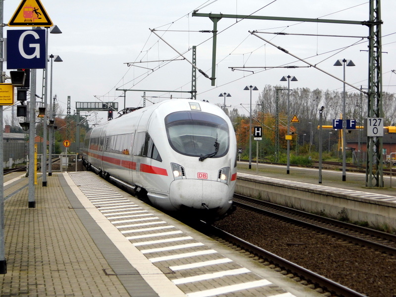 Am 11.10.2014 kam die ICE  von der DB aus Richtung Wismar nach Wittenberge und fuhr weiter in Richtung Berlin .
