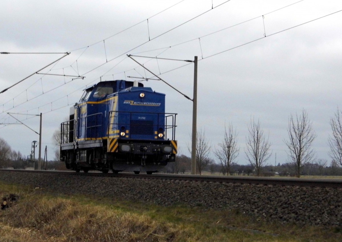 Am 12.03.2015 kam die  203 103-7 von der MWB  aus Richtung Stendal und fuhr weiter in Richtung Hannover .
