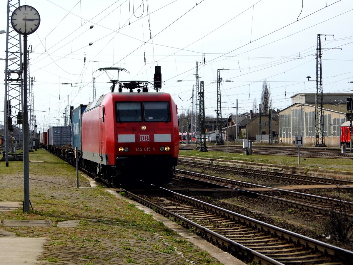 Am 12.04.2015 kam die 145 015-4 von der DB aus Richtung Wittenberge nach Stendal und fuhr weiter in Richtung Magdeburg .