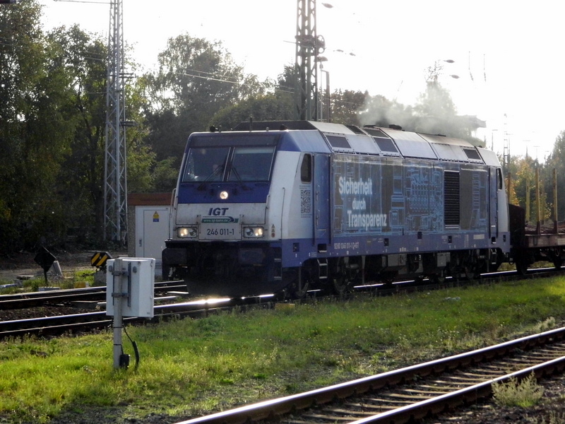 Am 12.10.2014 kam die 246 011.1 von der IGT aus Richtung Niedergörne nach Stendal und fuhr weiter  in Richtung Berlin .