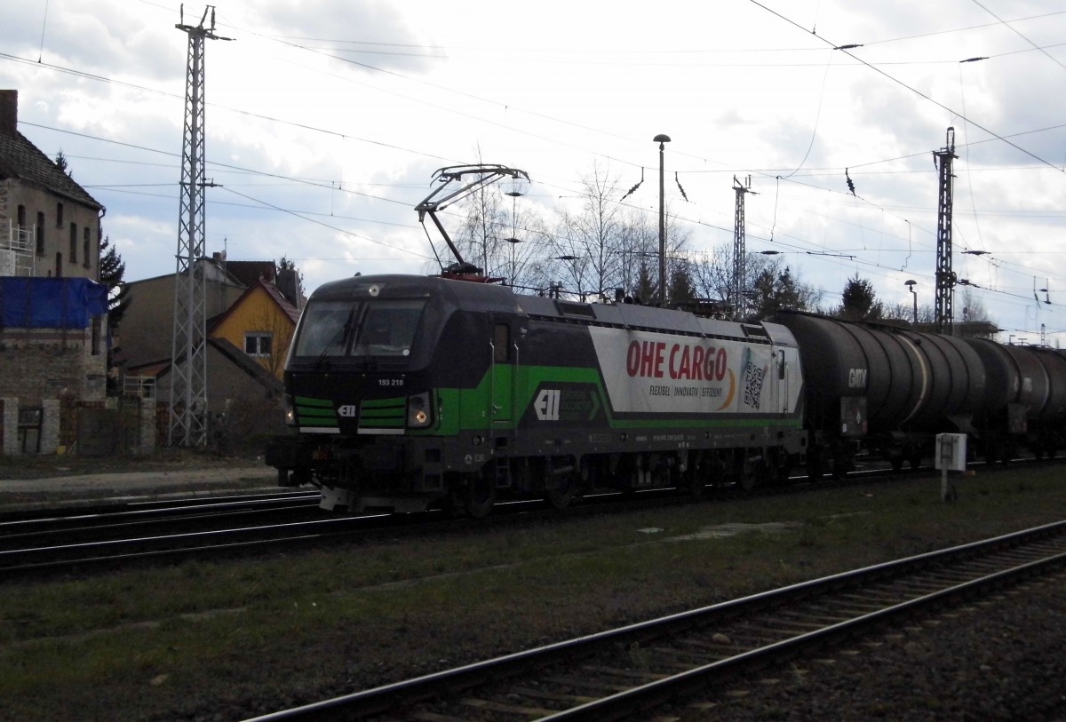 Am 13.04.2015 kam die 193 218 von der OHE Cargo ( ELL ) aus Richtung Hannover nach Stendal und fuhr weiter in Richtung Magdeburg .