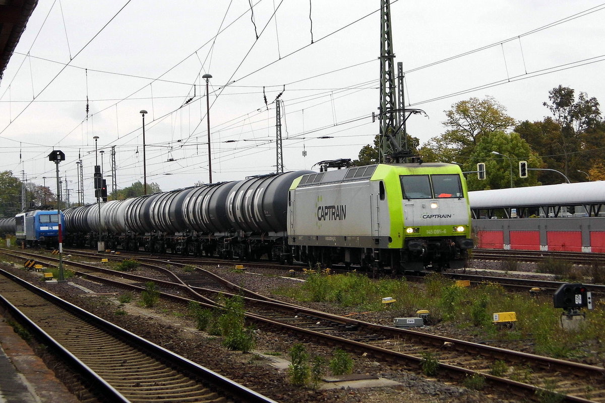 Am 13.10.2016 kam die 145 096-6 von der CAPTRAIN aus Richtung Magdeburg nach Stendal und fuhr weiter in Richtung Salzwedel .