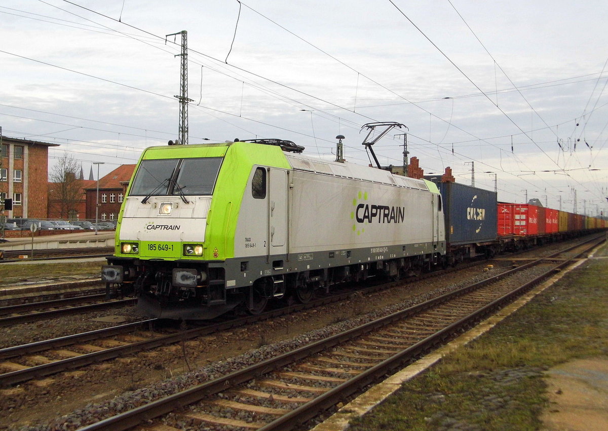Am 13.12.2016 kam die  185 649-1 von CAPTRAIN aus Richtung Magdeburg nach Stendal und fuhr weiter in Richtung Salzwedel .