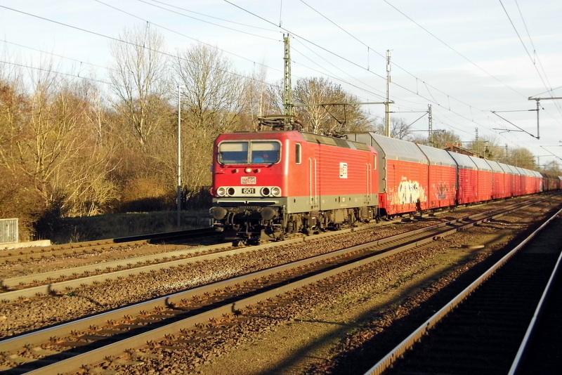Am 14.01.2015 kam die 143 179-0 (601) von der MEG aus Richtung Magdeburg nach Niederndodeleben und fuhr weiter in Richtung Braunschweig .