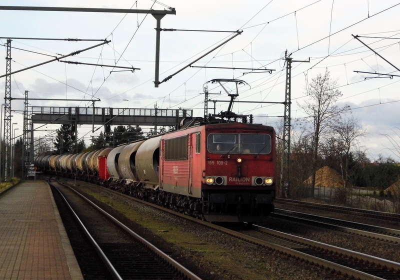 Am 14.01.2015 kam die 155 109-2 von der DB Railion aus Richtung Braunschweig nach Niederndodeleben und fuhr weiter in Richtung Magdeburg .