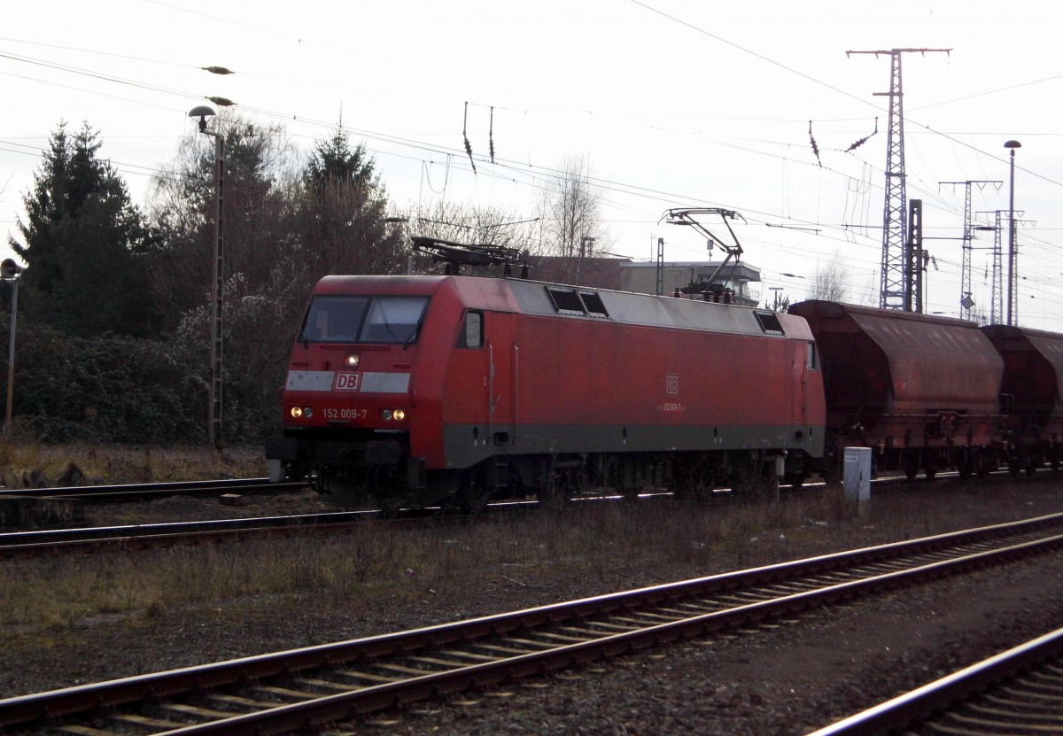 Am 14.03.2016 kam die 152 009-7 von  DB Schenker  aus Richtung Salzwedel nach Stendal und fuhr weiter in Richtung Magdeburg .